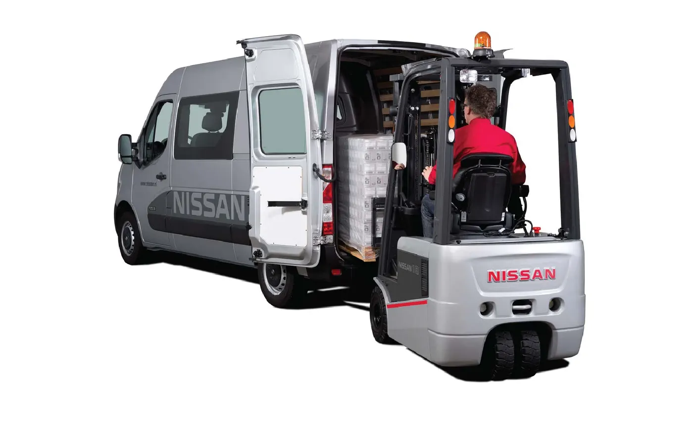 Мотокар Nissan за наем